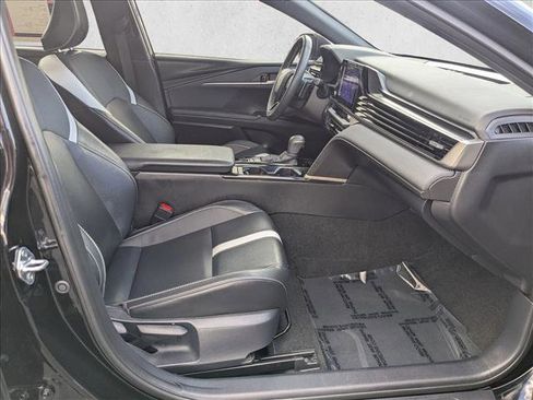 Used 2025 Toyota Camry SE FWD image 18