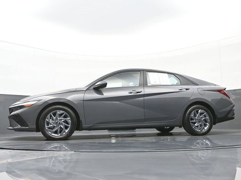 Certified 2024 Hyundai Elantra SEL FWD image 45