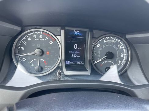 Used 2022 Toyota Tacoma TRD Sport AWD/4WD image 24