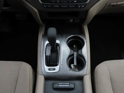 Used 2016 Honda Pilot EX image 23