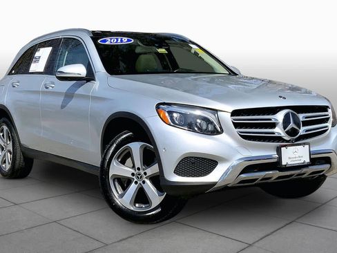 Used 2019 Mercedes-Benz GLC 300 4MATIC image 3