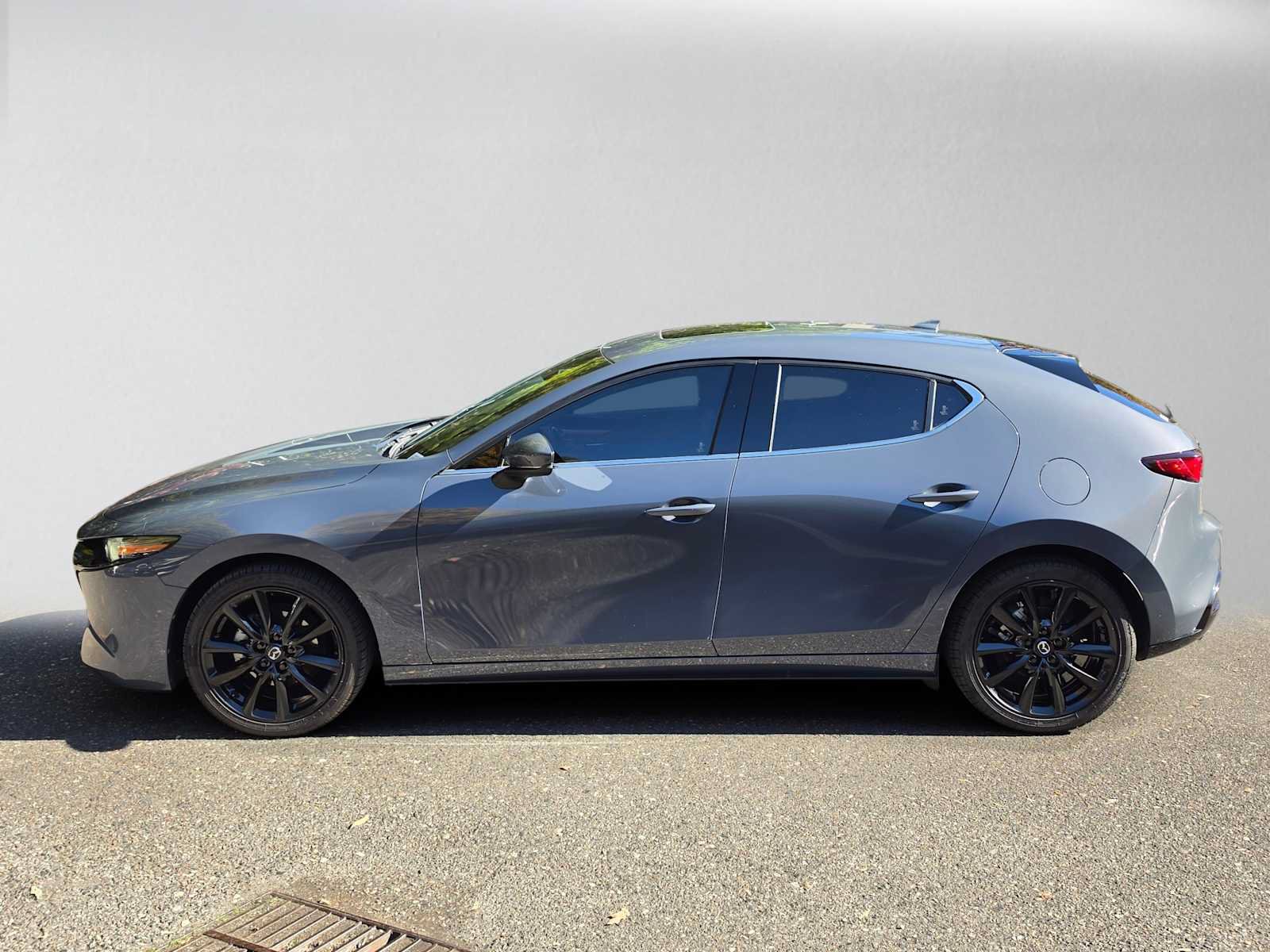 Used 2022 MAZDA MAZDA3 s FWD image 6