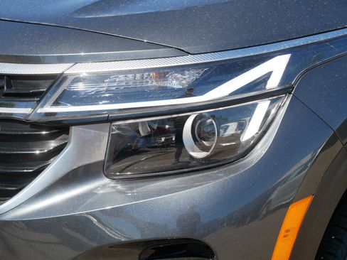 Certified 2025 Kia Seltos S AWD/4WD image 16