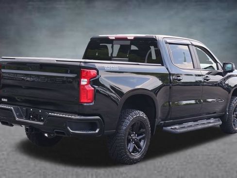 Used 2022 Chevrolet Silverado 1500 LT Trail Boss w/ LT Trail Boss Premium Package AWD/4WD image 3
