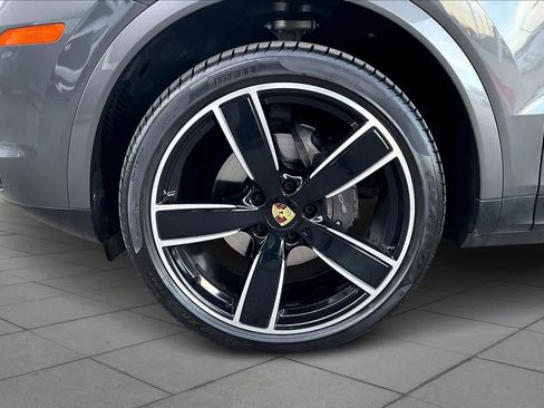 Used 2019 Porsche Cayenne image 10