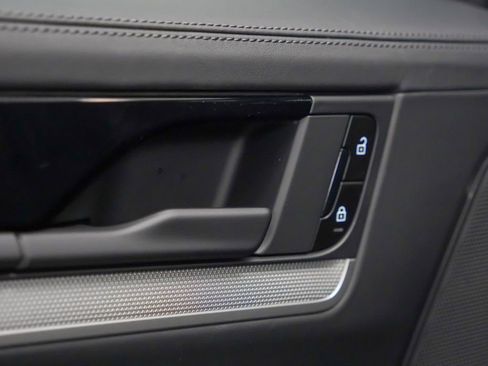 New 2026 Porsche Cayenne S image 15