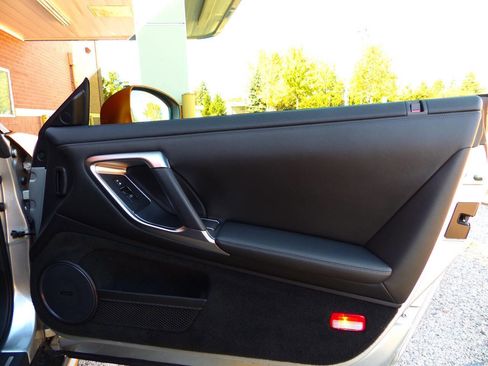 Used 2010 Nissan GT-R Premium image 51