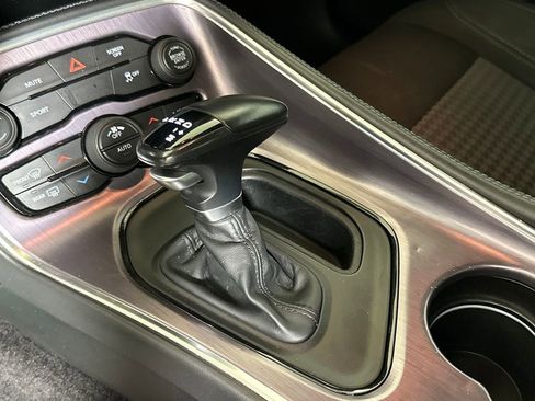 Used 2018 Dodge Challenger SXT w/ Blacktop Package image 27