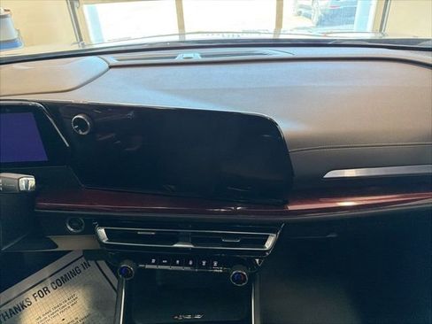 Used 2024 Chevrolet Traverse Z71 AWD/4WD image 25