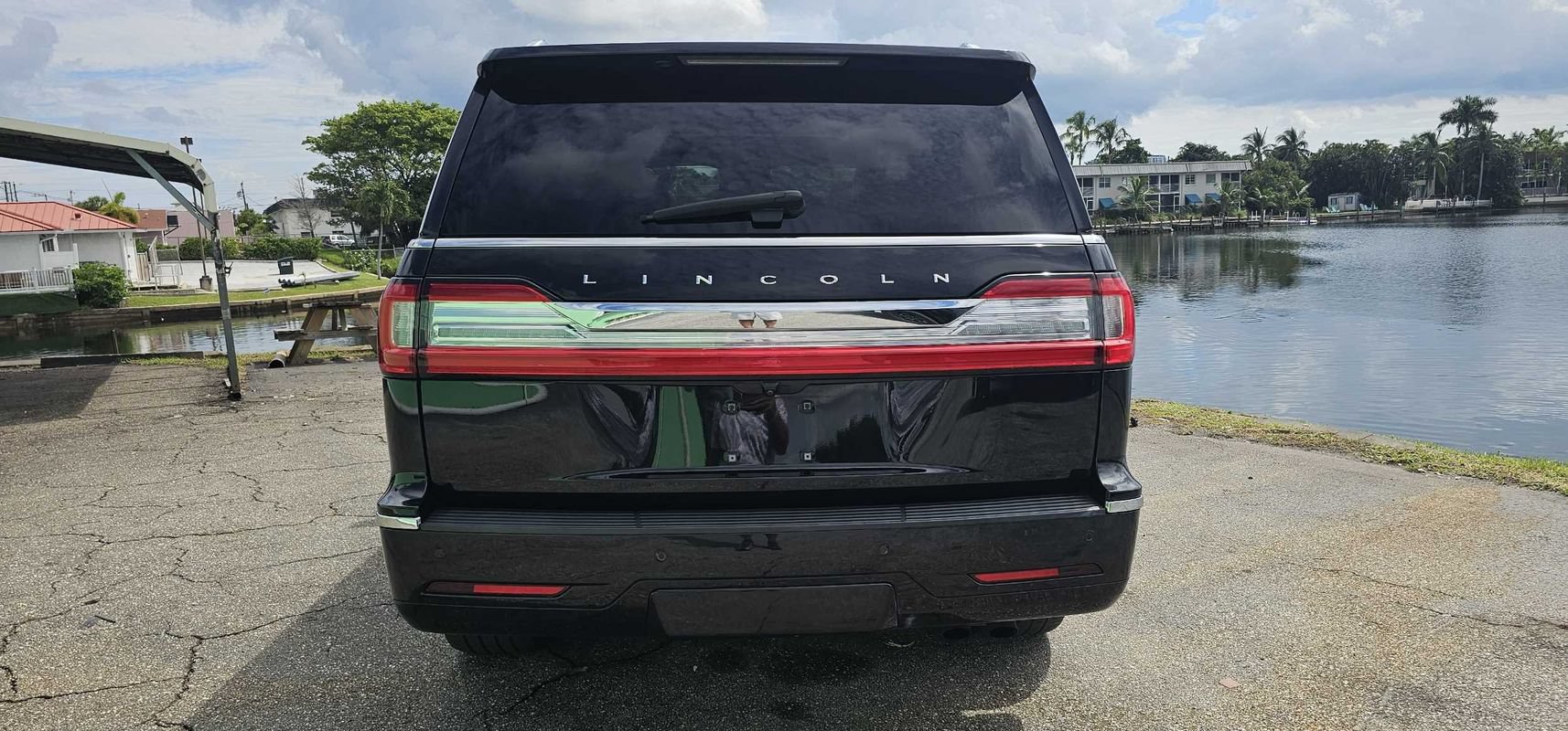 Used 2019 Lincoln Navigator Reserve AWD/4WD image 4