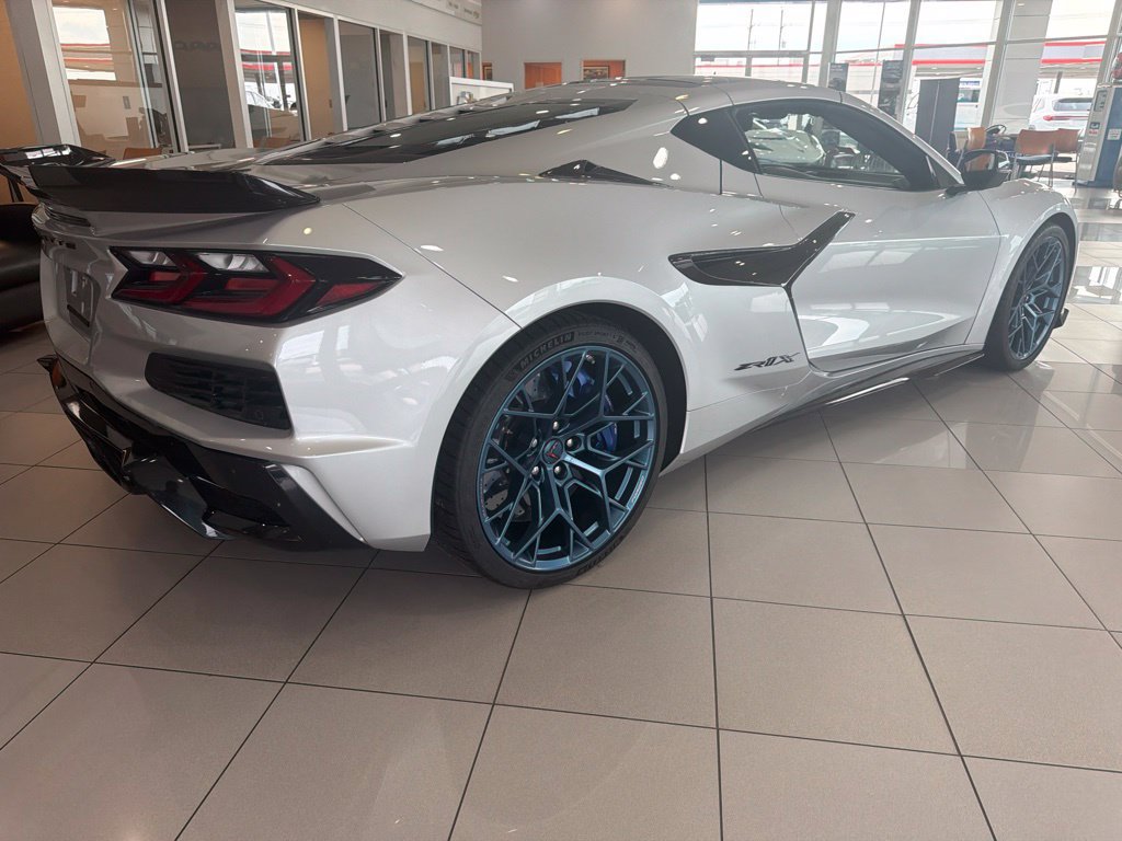 Used 2026 Chevrolet Corvette ZR1X w/ Stealth Interior Trim Package AWD/4WD image 5