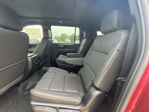 New 2026 Chevrolet Suburban RST w/ Adventure Package 2 - Box AWD/4WD image 25