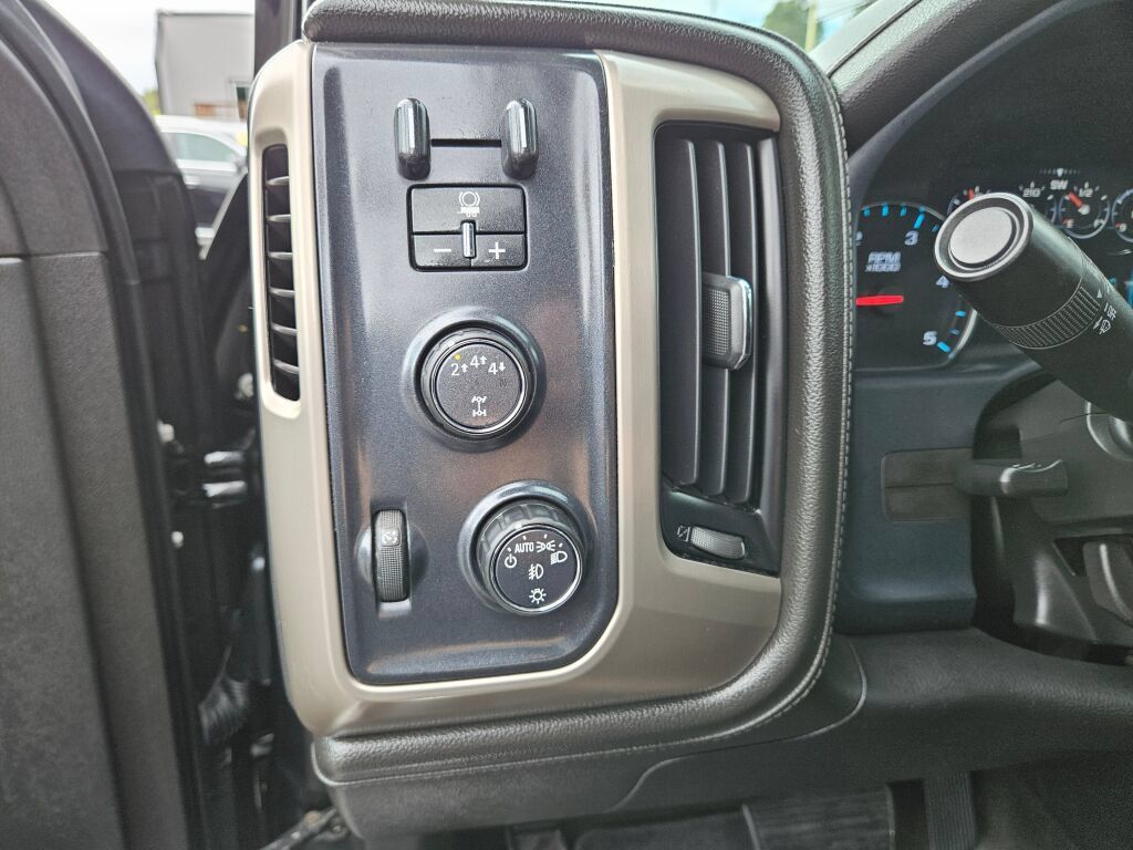 Used 2018 GMC Sierra 3500 Denali w/ Duramax Plus Package AWD/4WD image 23