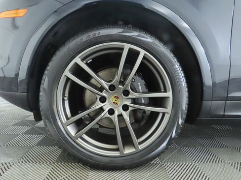 Used 2020 Porsche Cayenne image 31