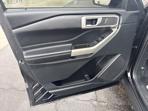 Used 2023 Ford Explorer XLT w/ Equipment Group 202A image 28