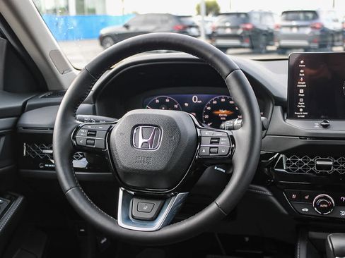 Used 2025 Honda Accord Touring image 15