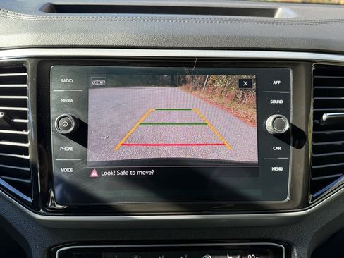 Used 2022 Volkswagen Atlas Cross Sport SE w/ Panoramic Sunroof Package image 24