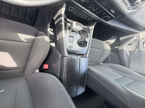 Used 2023 Nissan Rogue S FWD image 25