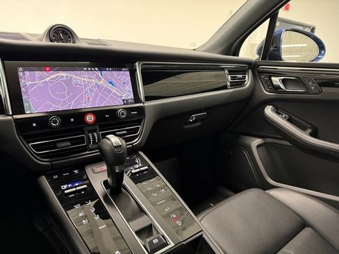 Certified 2026 Porsche Macan image 19