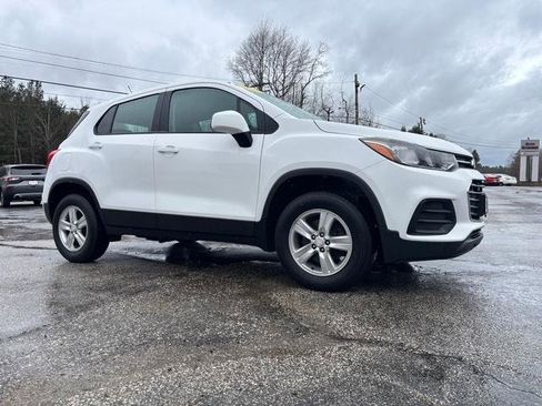 Used 2017 Chevrolet Trax LS image 1