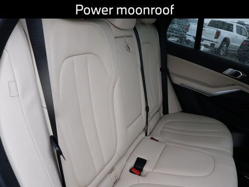 Used 2022 BMW X5 xDrive40i AWD/4WD image 13