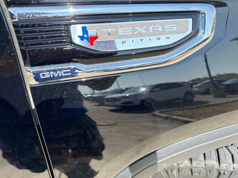 Used 2023 GMC Sierra 1500 SLT AWD/4WD image 16