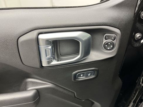 Used 2026 Jeep Wrangler Unlimited Sport AWD/4WD image 7