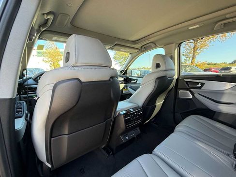 Certified 2026 Acura MDX SH-AWD w/ Technology Package image 12
