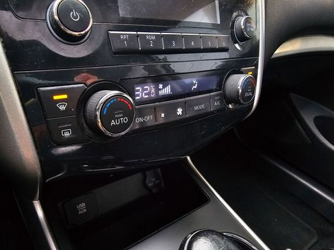 Used 2015 Nissan Altima 2.5 SV image 28