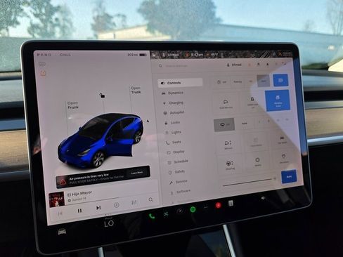Used 2021 Tesla Model Y Long Range image 19