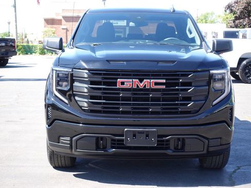 Used 2023 GMC Sierra 1500 Pro w/ Graphite Edition AWD/4WD image 6
