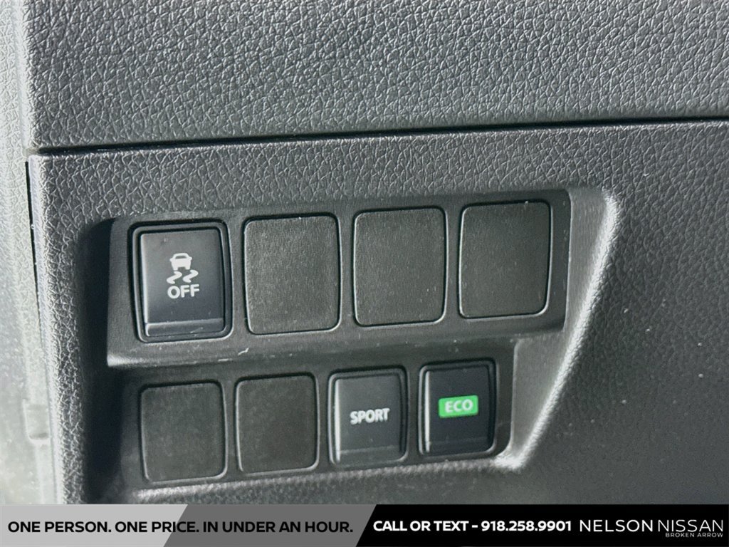 Used 2017 Nissan Rogue S FWD image 10