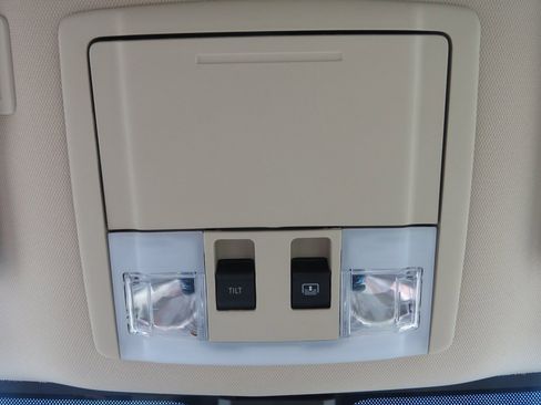 Used 2019 Lincoln MKT AWD image 29