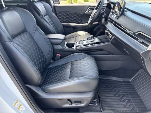 Used 2023 Mitsubishi Outlander SEL FWD image 11