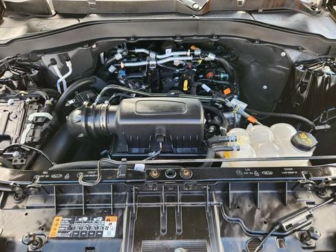 Used 2024 Ford Explorer XLT w/ Equipment Group 202A RWD image 32