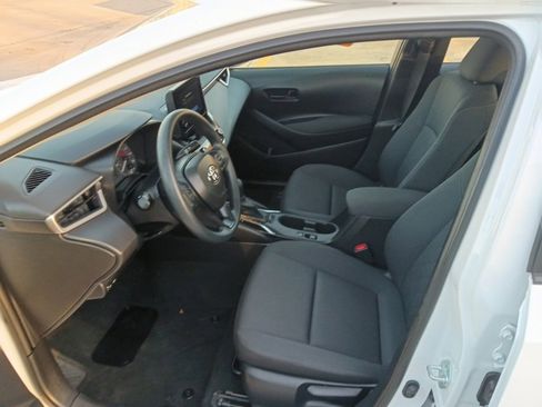 Used 2024 Toyota Corolla LE image 3