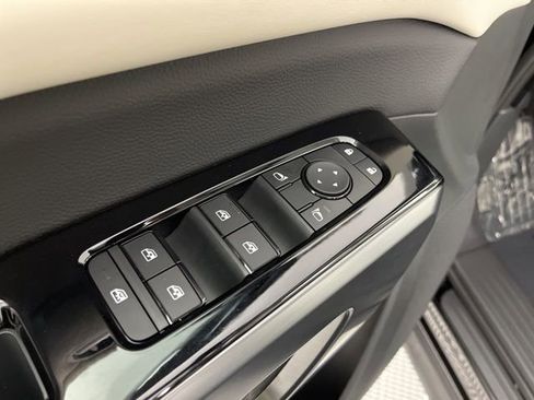 New 2026 Nissan Pathfinder SL w/ SL Premium Package image 31