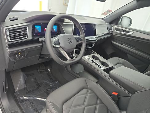Certified 2024 Volkswagen Atlas Cross Sport SE AWD/4WD image 15