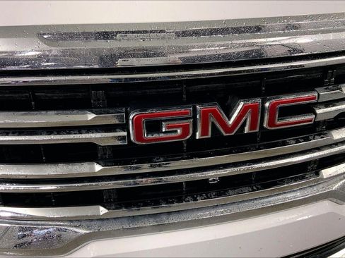 Used 2023 GMC Acadia SLE w/ Driver Convenience Package image 29