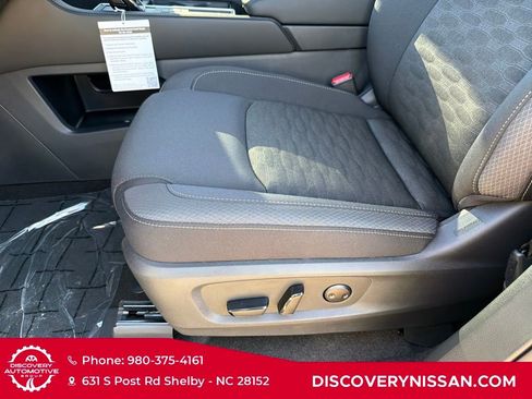 New 2025 Nissan Pathfinder SV image 13