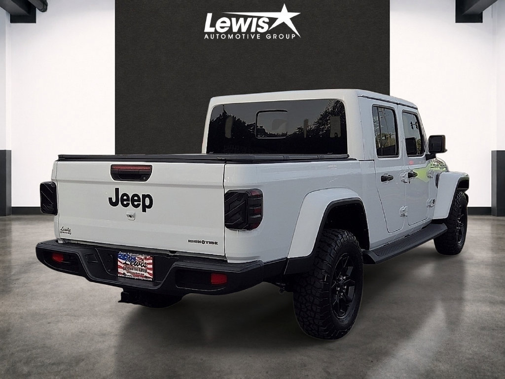 Used 2025 Jeep Gladiator Sport AWD/4WD image 4