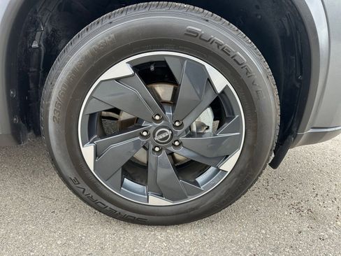 Used 2025 Nissan Rogue SV AWD/4WD image 32