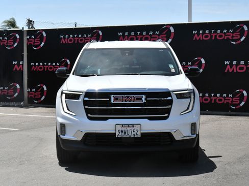 Used 2024 GMC Acadia Elevation FWD image 2