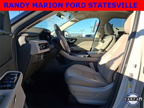 Used 2023 Lincoln Aviator AWD w/ Premium Package image 13