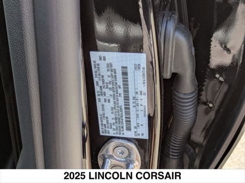 New 2025 Lincoln Corsair Reserve w/ Jet Appearance Package image 15
