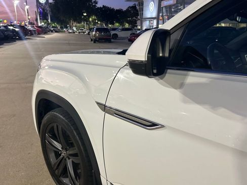 Used 2021 Volkswagen Atlas Cross Sport SE w/ Panoramic Sunroof Package image 25