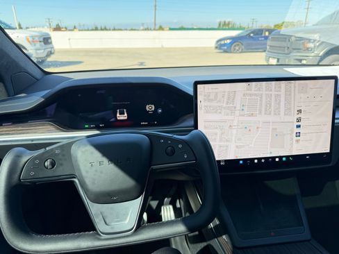 Used 2022 Tesla Model X image 7