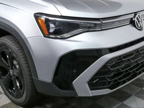 New 2026 Volkswagen Taos SEL image 36