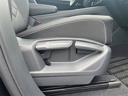 New 2025 Volkswagen Atlas Cross Sport SE image 28