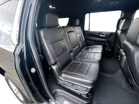 Used 2024 Chevrolet Suburban LT image 25